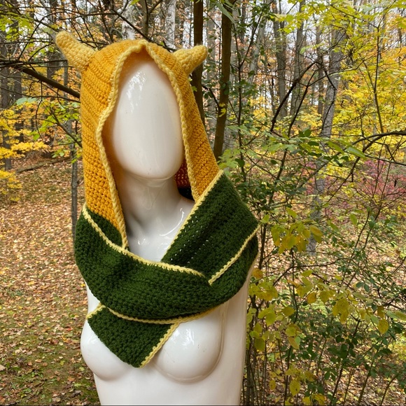 Funky hand crafted scarf and hat with little horns. 😊 - Picture 3 of 4